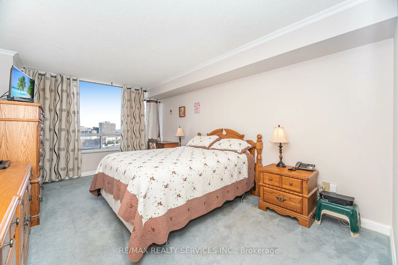 22, Hanover, Queen Street Corridor, Brampton