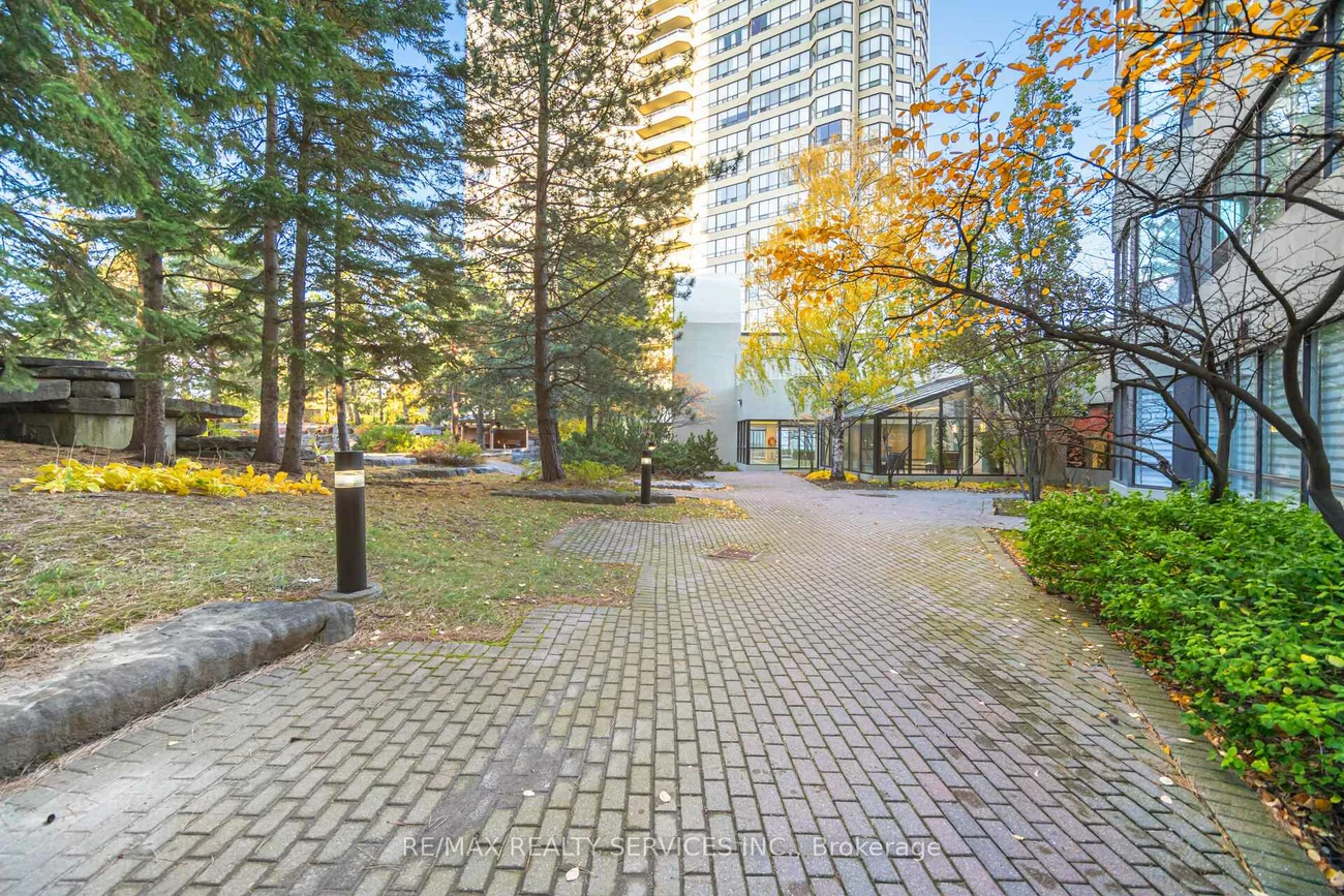 22, Hanover, Queen Street Corridor, Brampton