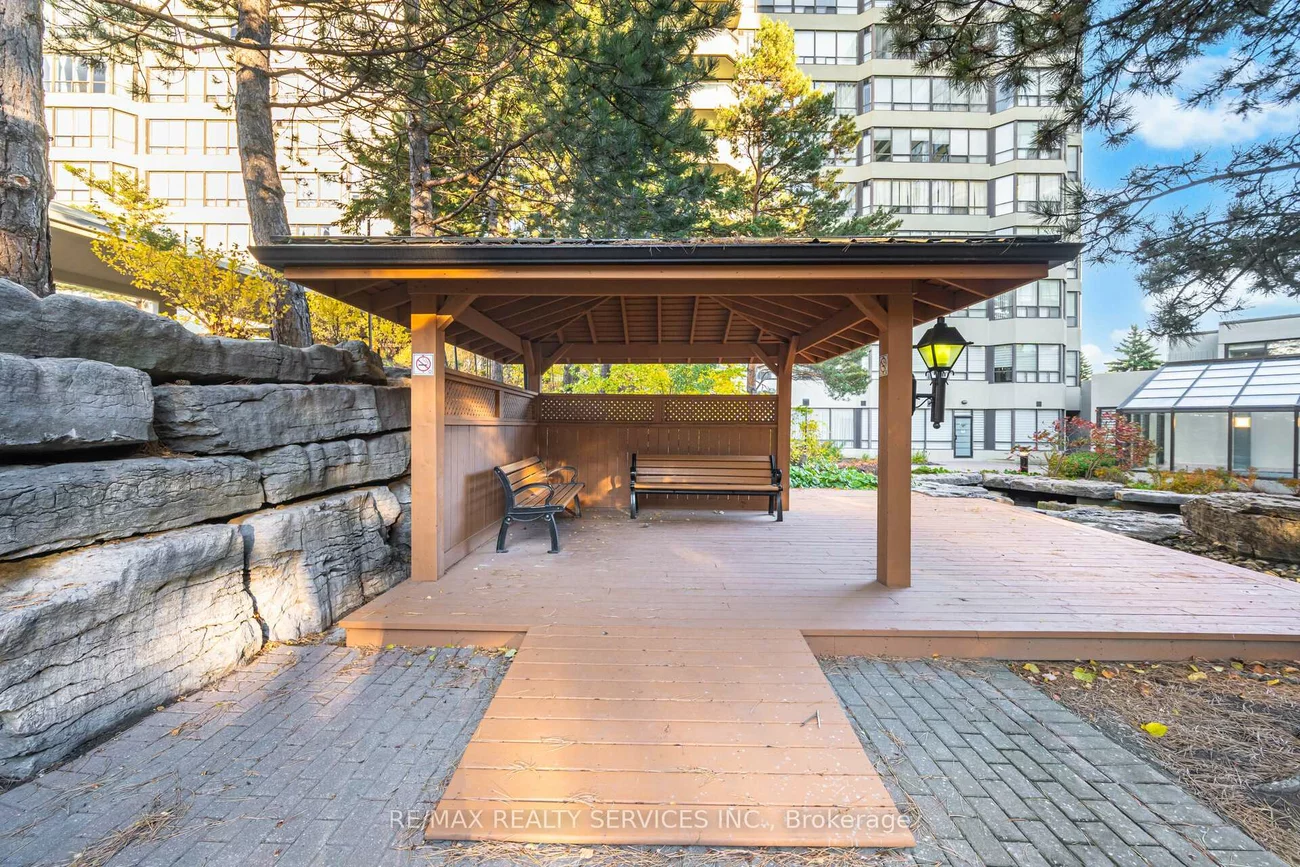 22, Hanover, Queen Street Corridor, Brampton