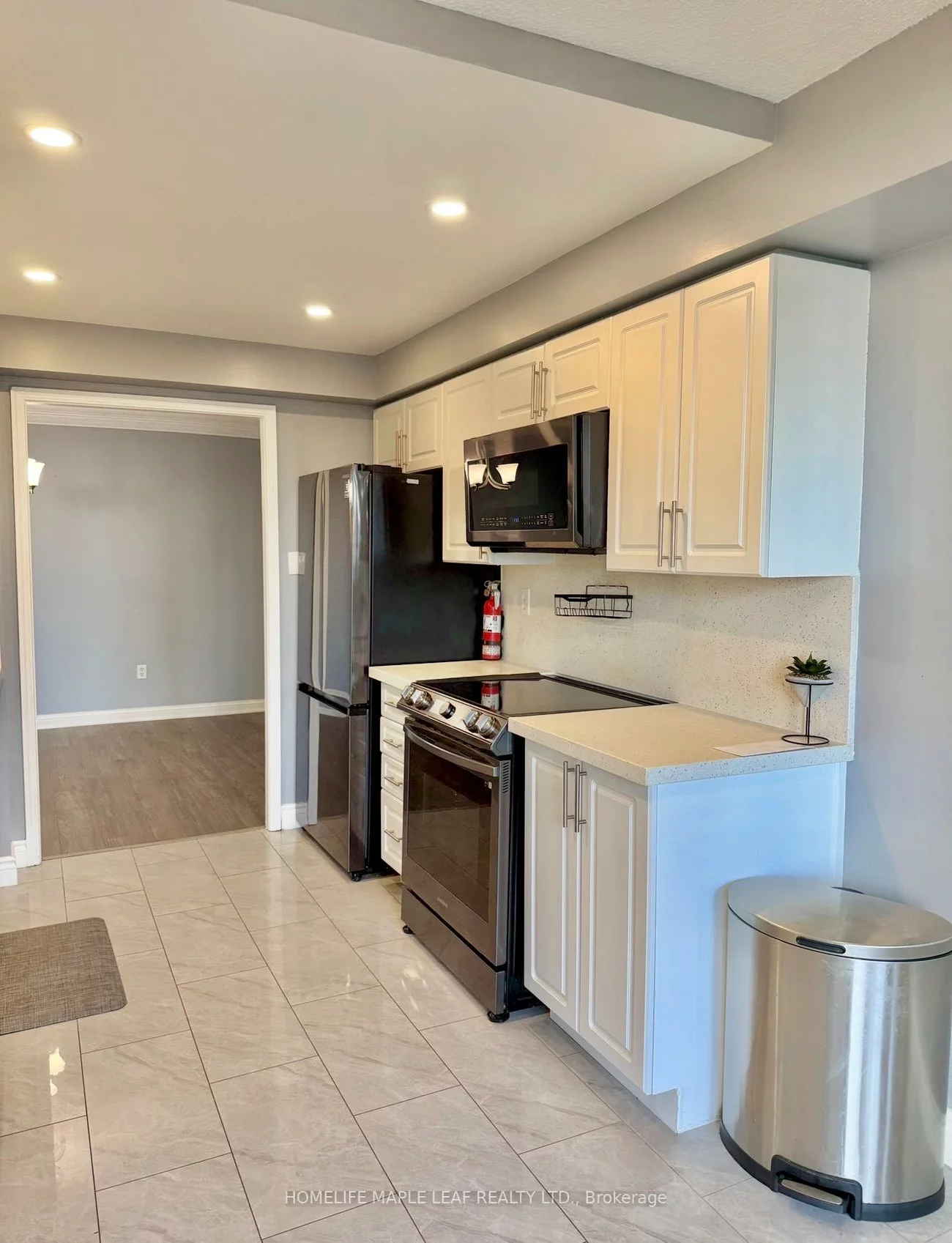 24, Hanover, Queen Street Corridor, Brampton