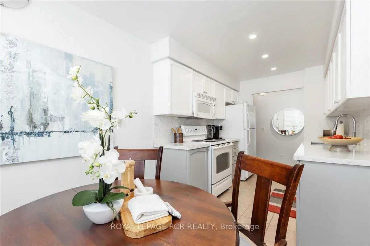 35, Via Rosedale, Sandringham-Wellington, Brampton