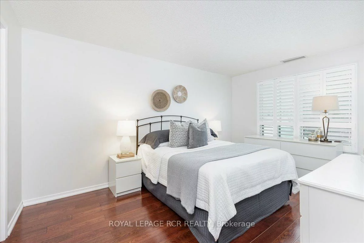 35, Via Rosedale, Sandringham-Wellington, Brampton