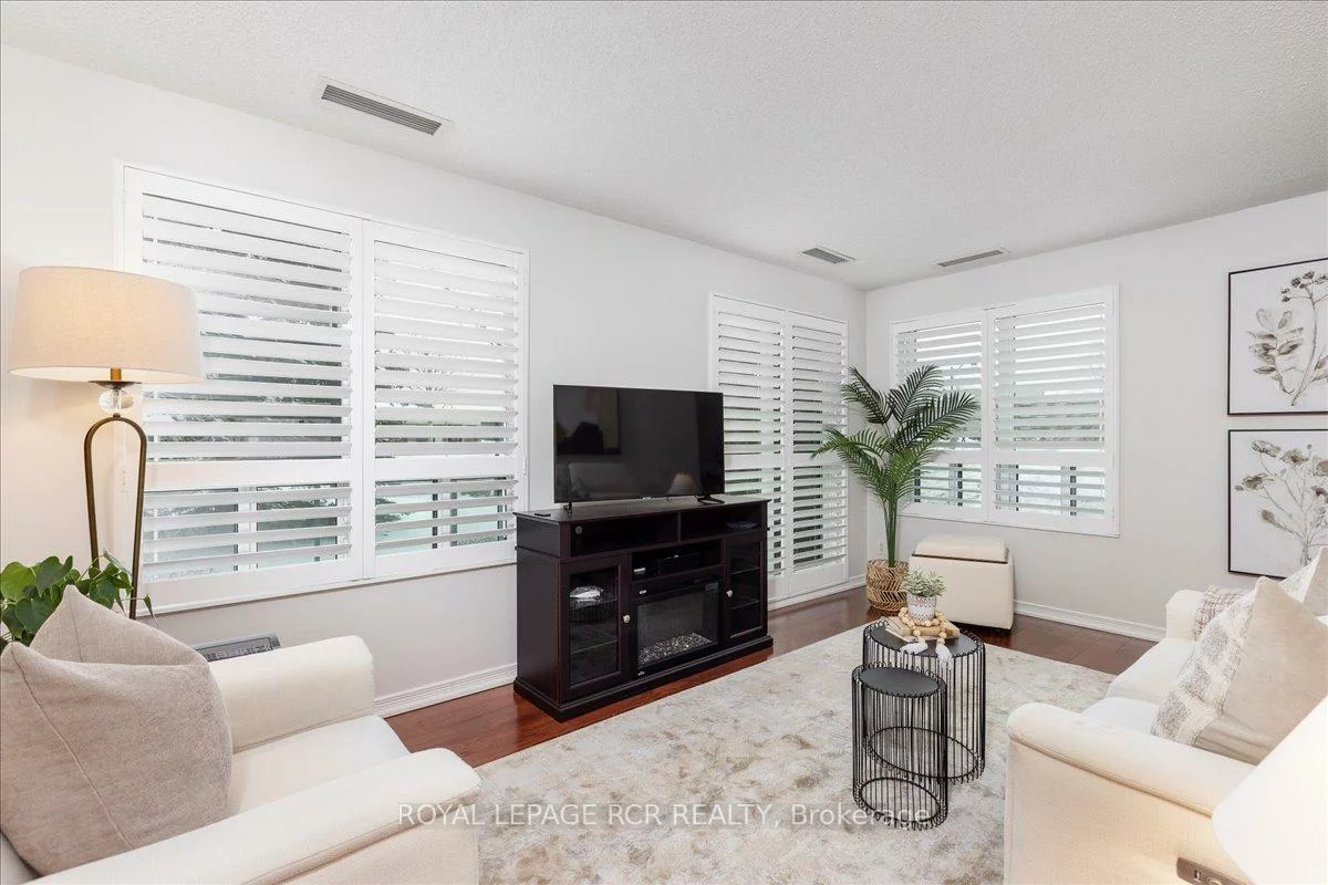 35, Via Rosedale, Sandringham-Wellington, Brampton