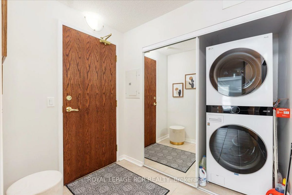 35, Via Rosedale, Sandringham-Wellington, Brampton