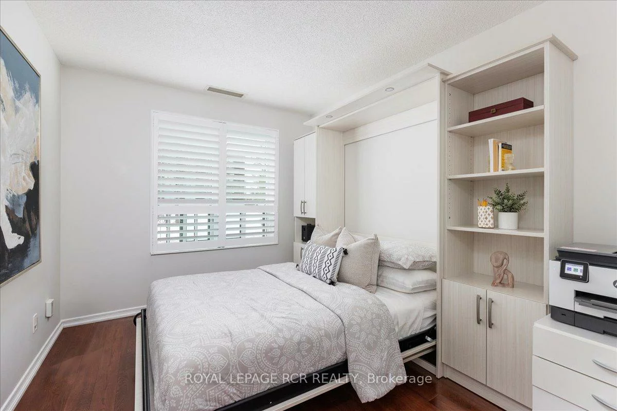 35, Via Rosedale, Sandringham-Wellington, Brampton