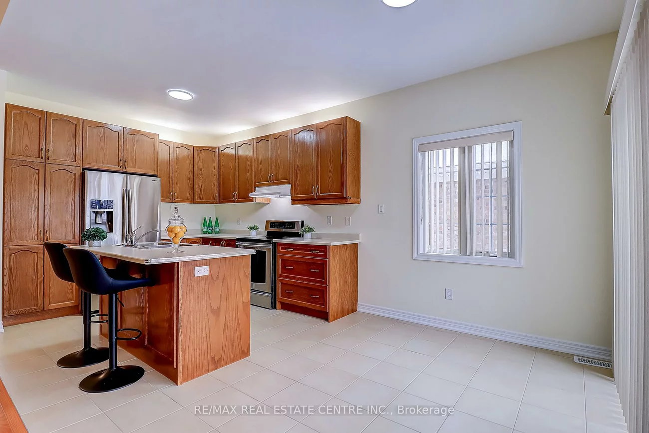 9, Jazzberry, Sandringham-Wellington, Brampton