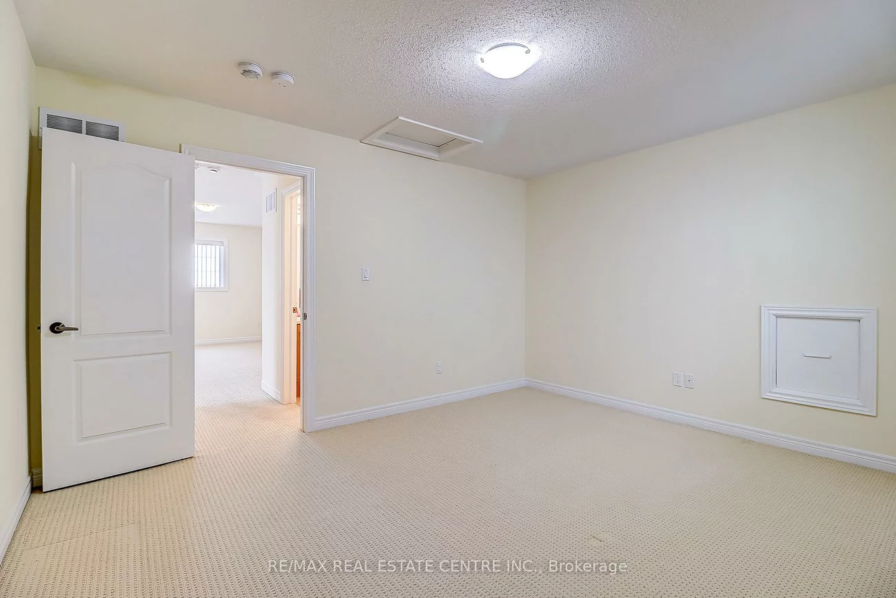 9, Jazzberry, Sandringham-Wellington, Brampton