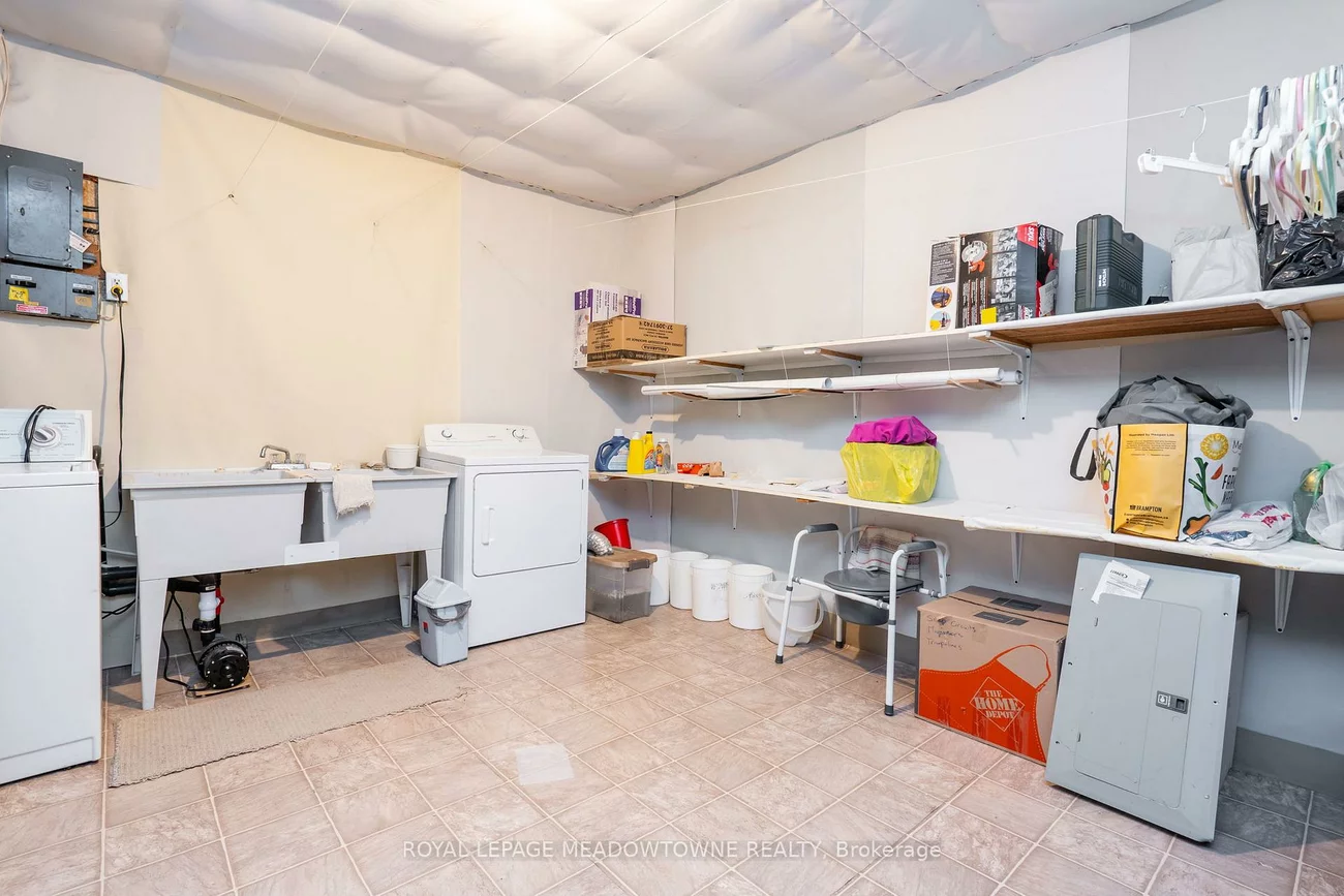 61, Ardglen, Brampton East, Brampton