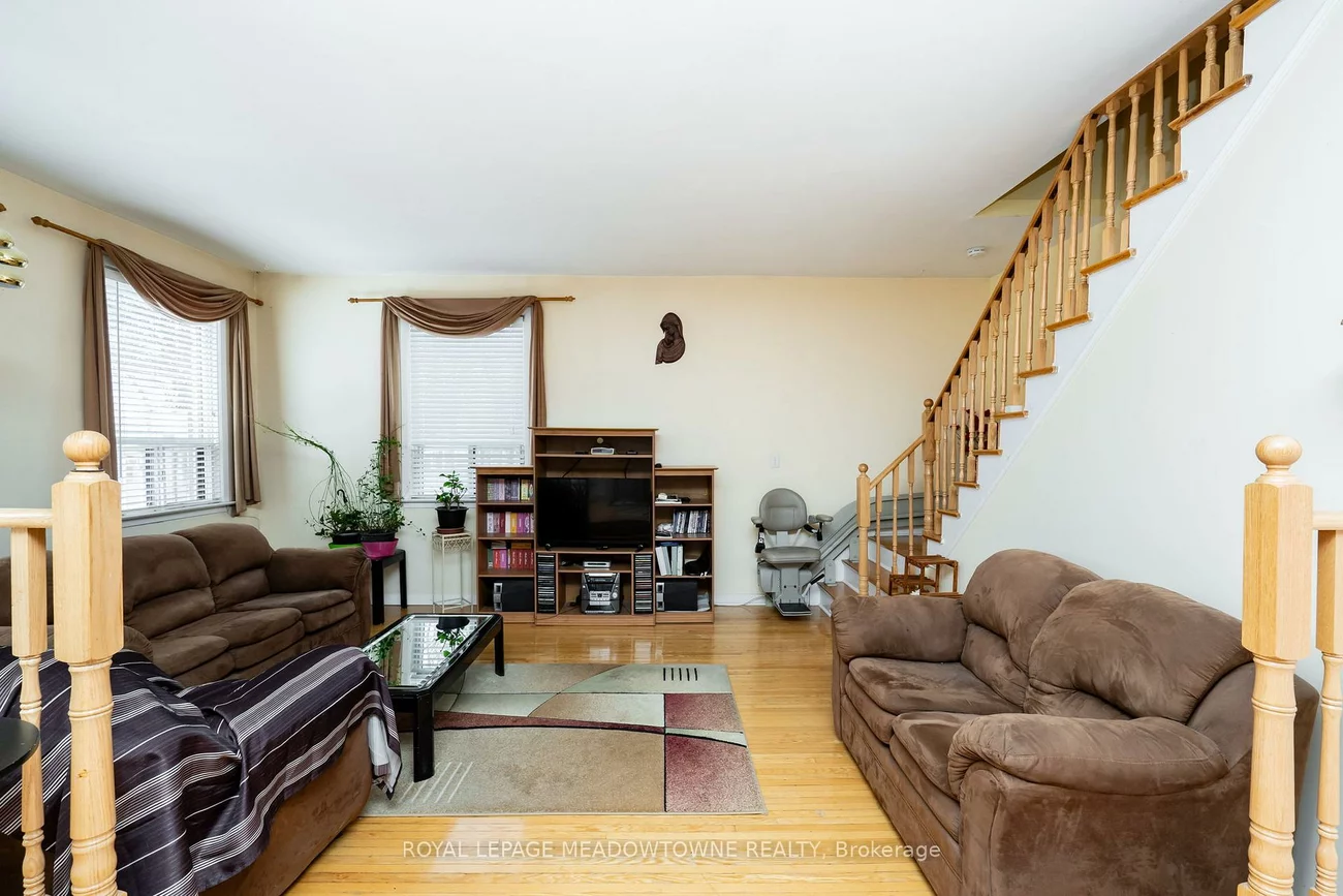 61, Ardglen, Brampton East, Brampton