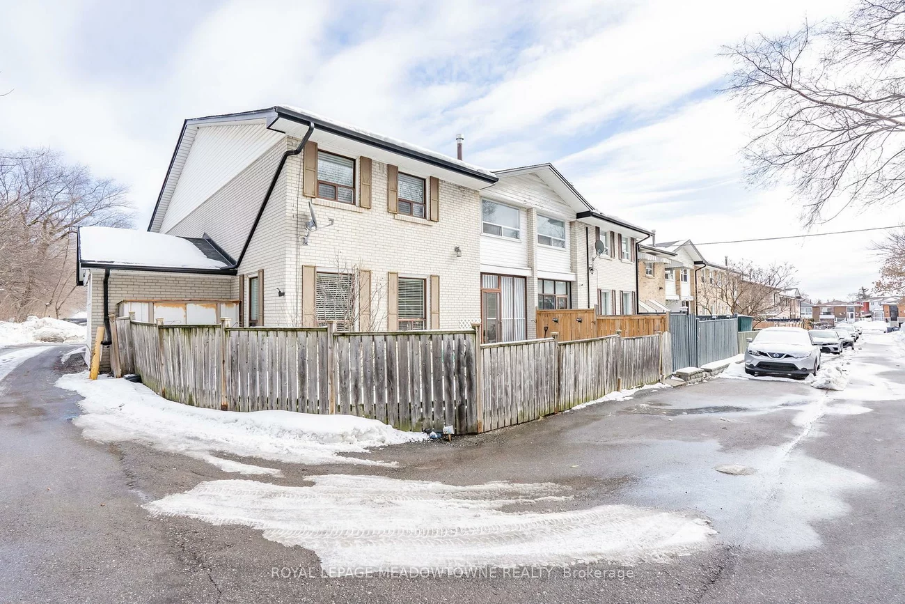 61, Ardglen, Brampton East, Brampton