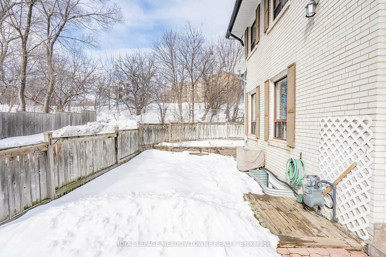 61, Ardglen, Brampton East, Brampton