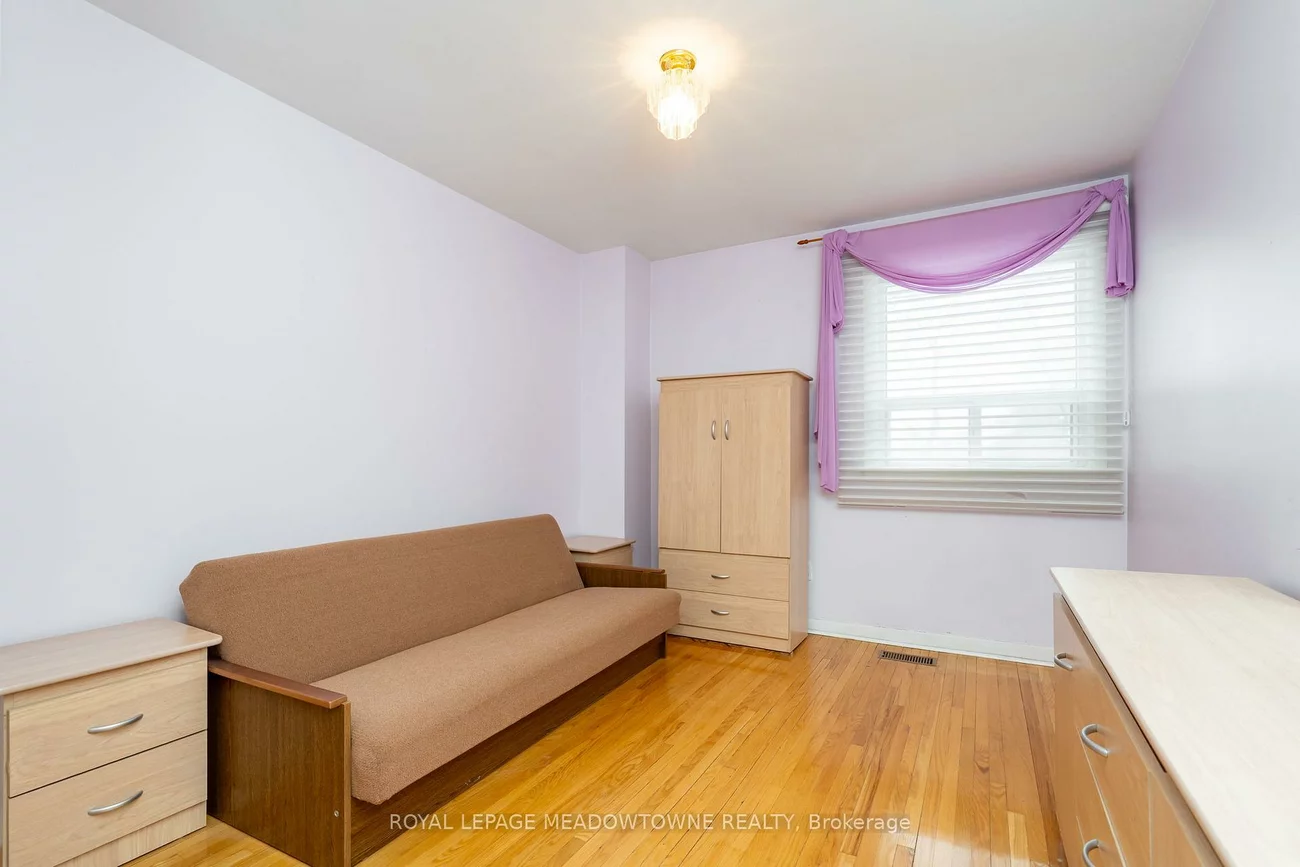 61, Ardglen, Brampton East, Brampton