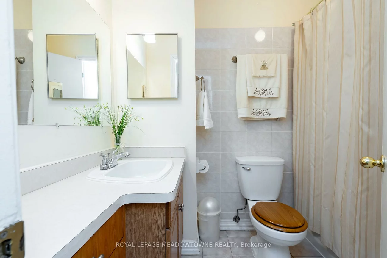 61, Ardglen, Brampton East, Brampton