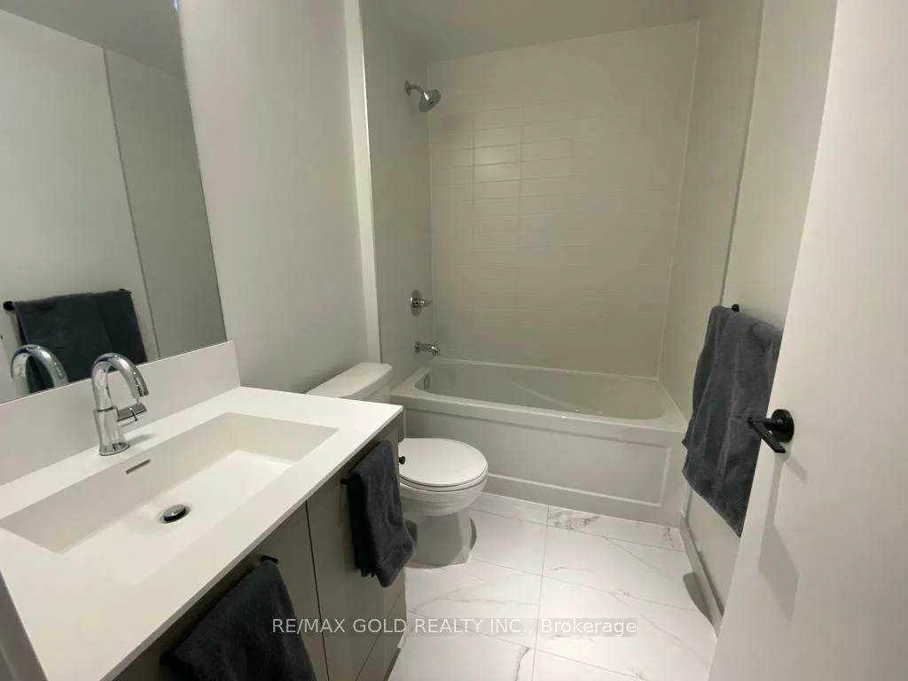 10, Lagerfeld, Northwest Brampton, Brampton