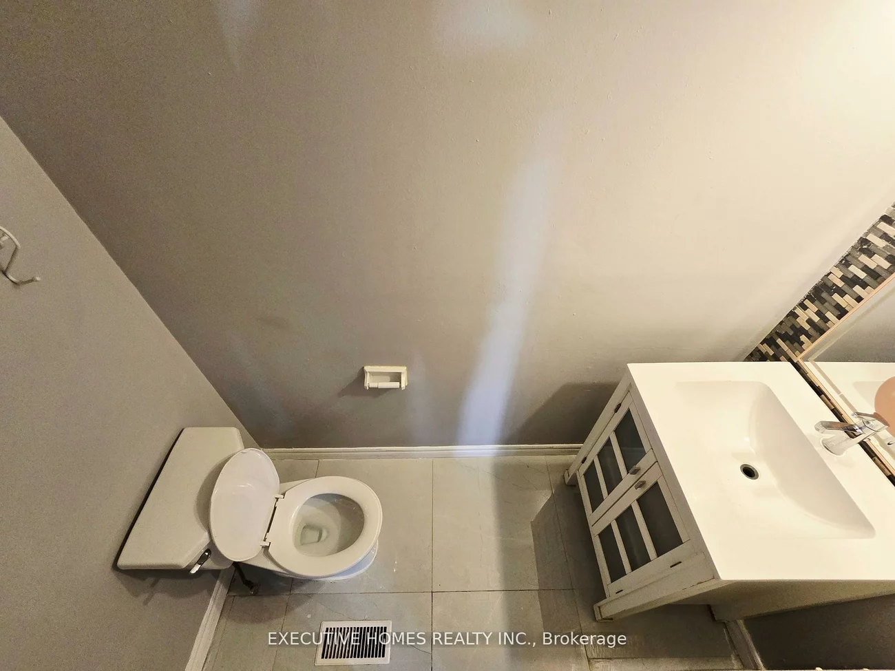 61, Collins, Brampton North, Brampton