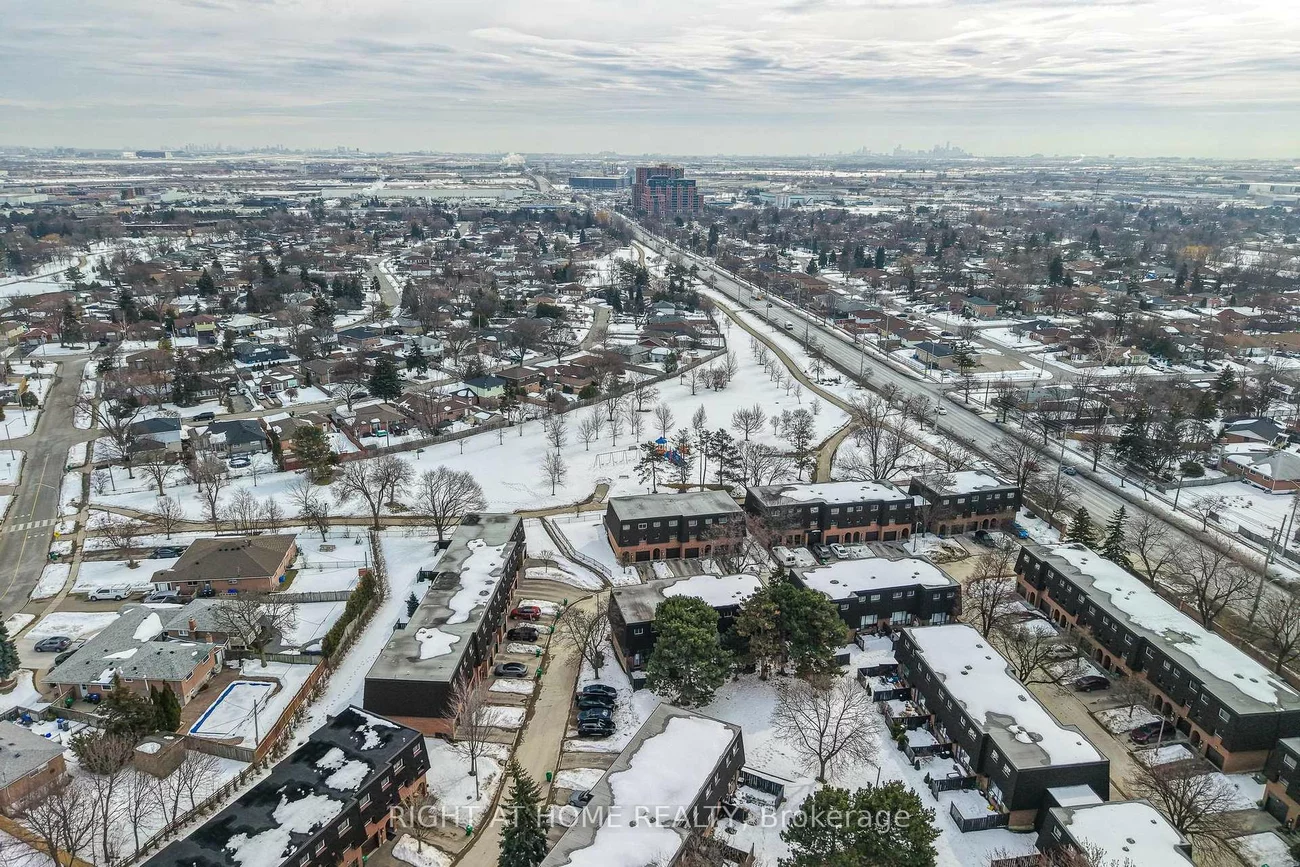 100, Darras, Southgate, Brampton