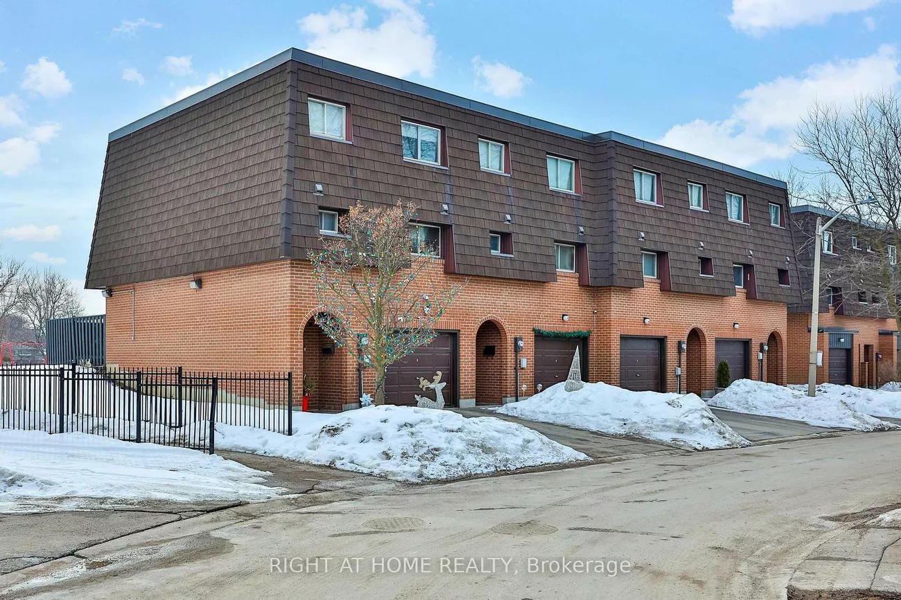 100, Darras, Southgate, Brampton