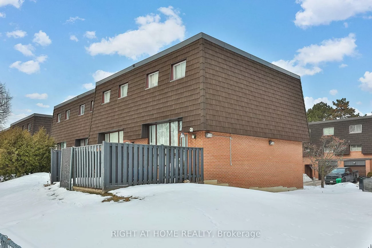 100, Darras, Southgate, Brampton