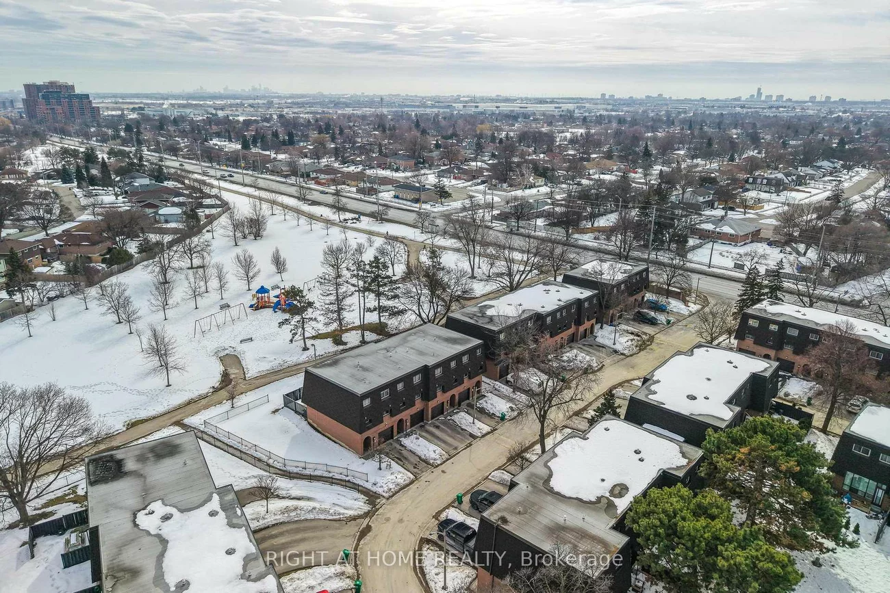 100, Darras, Southgate, Brampton