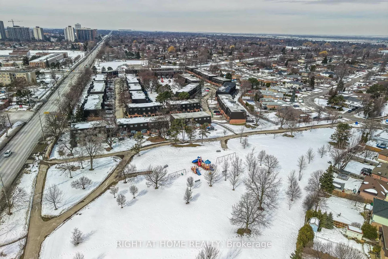 100, Darras, Southgate, Brampton