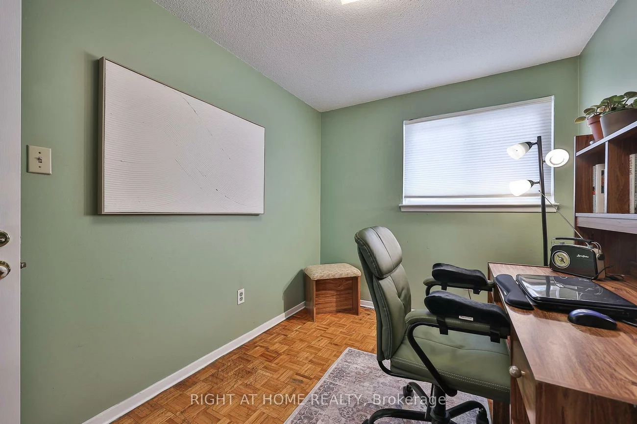 100, Darras, Southgate, Brampton