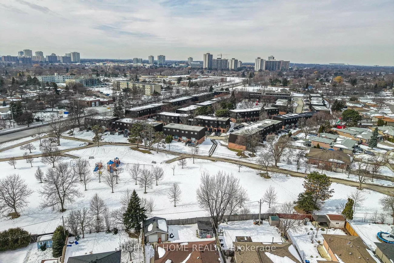 100, Darras, Southgate, Brampton