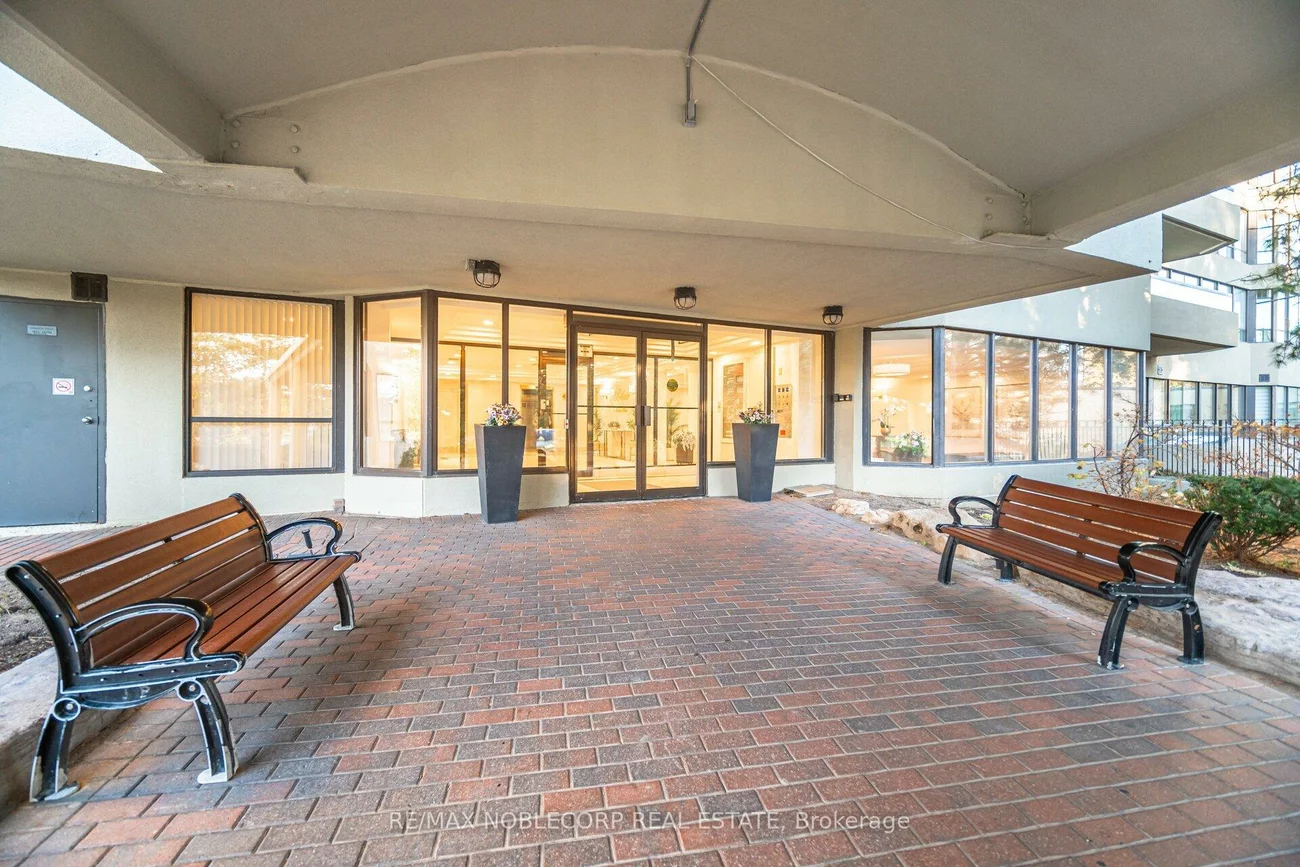 22, Hanover, Queen Street Corridor, Brampton