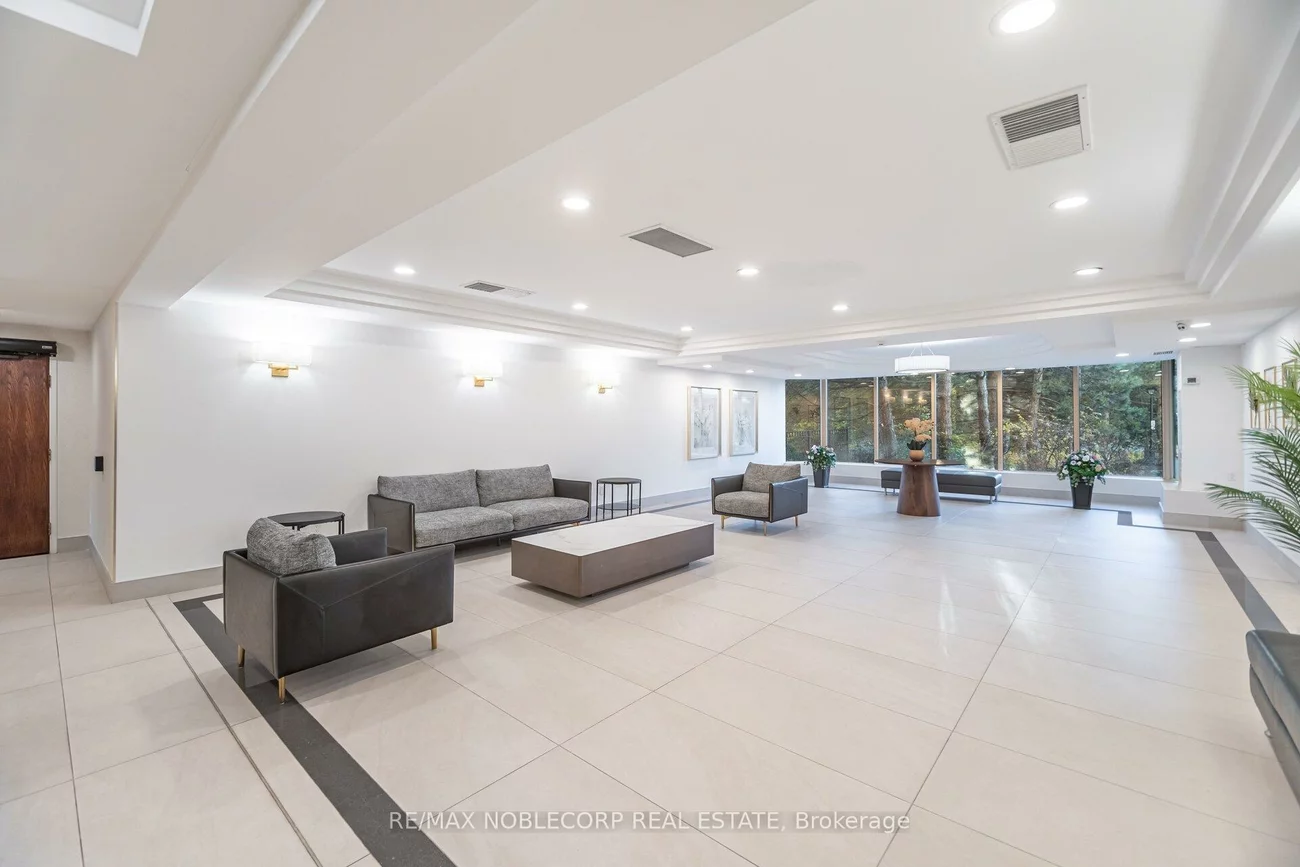 22, Hanover, Queen Street Corridor, Brampton