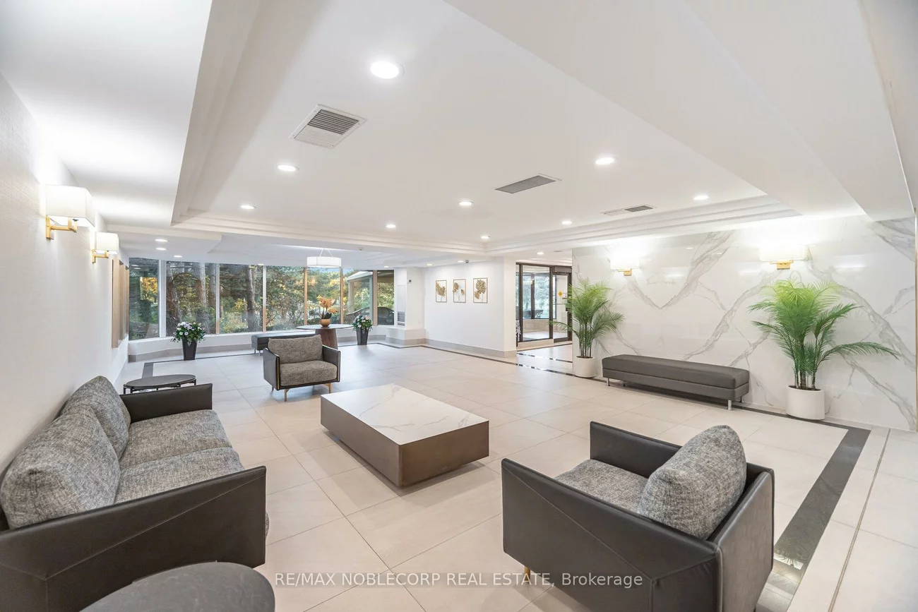 22, Hanover, Queen Street Corridor, Brampton