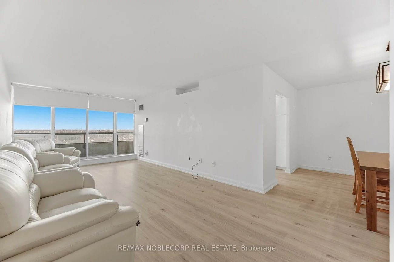 22, Hanover, Queen Street Corridor, Brampton