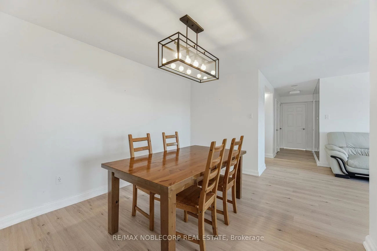 22, Hanover, Queen Street Corridor, Brampton