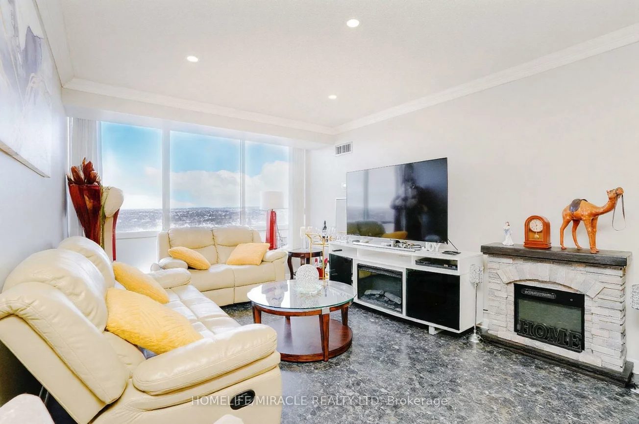 26, Hanover, Queen Street Corridor, Brampton