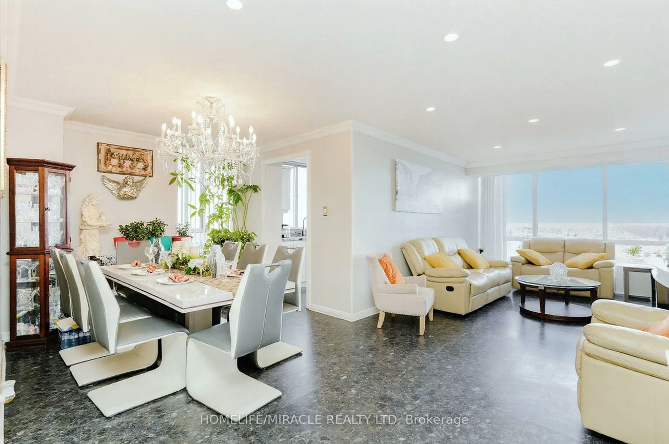 26, Hanover, Queen Street Corridor, Brampton