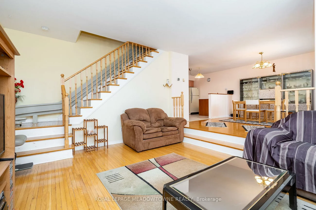 61, Ardglen, Brampton East, Brampton