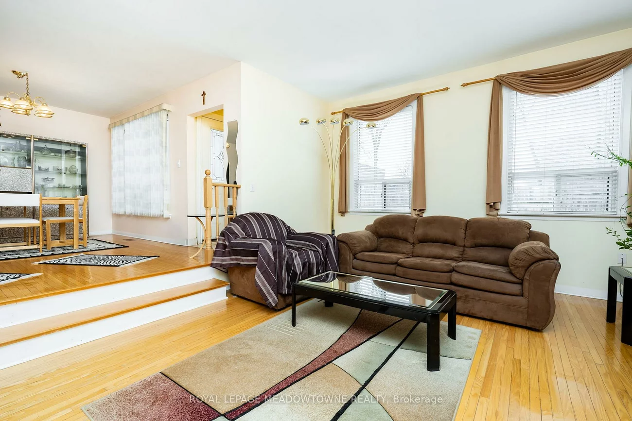 61, Ardglen, Brampton East, Brampton