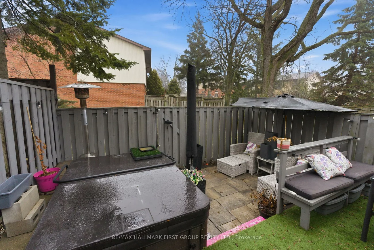 61, Foster, Brampton North, Brampton