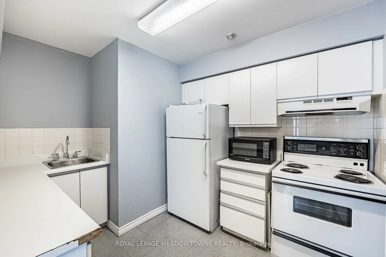 12, Laurelcrest, Queen Street Corridor, Brampton