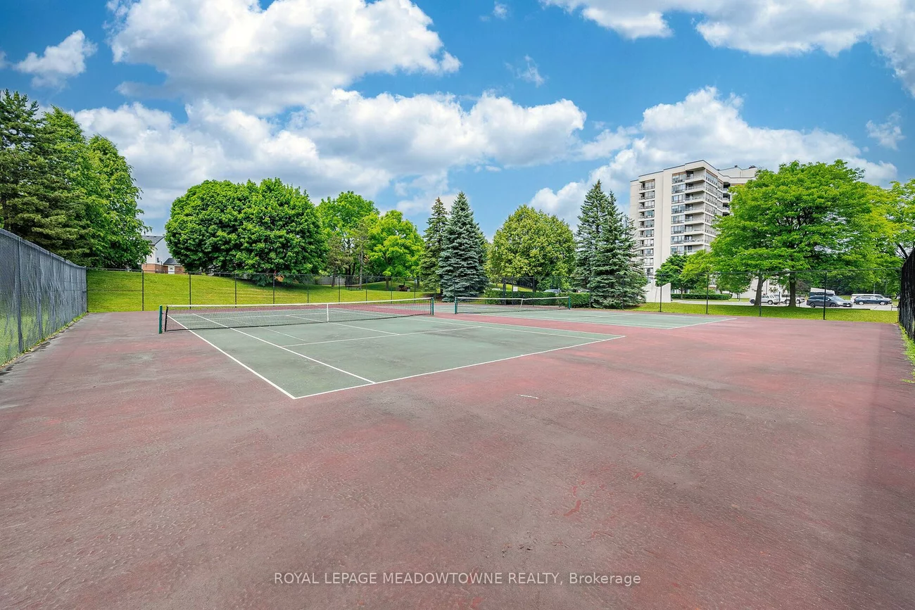 12, Laurelcrest, Queen Street Corridor, Brampton