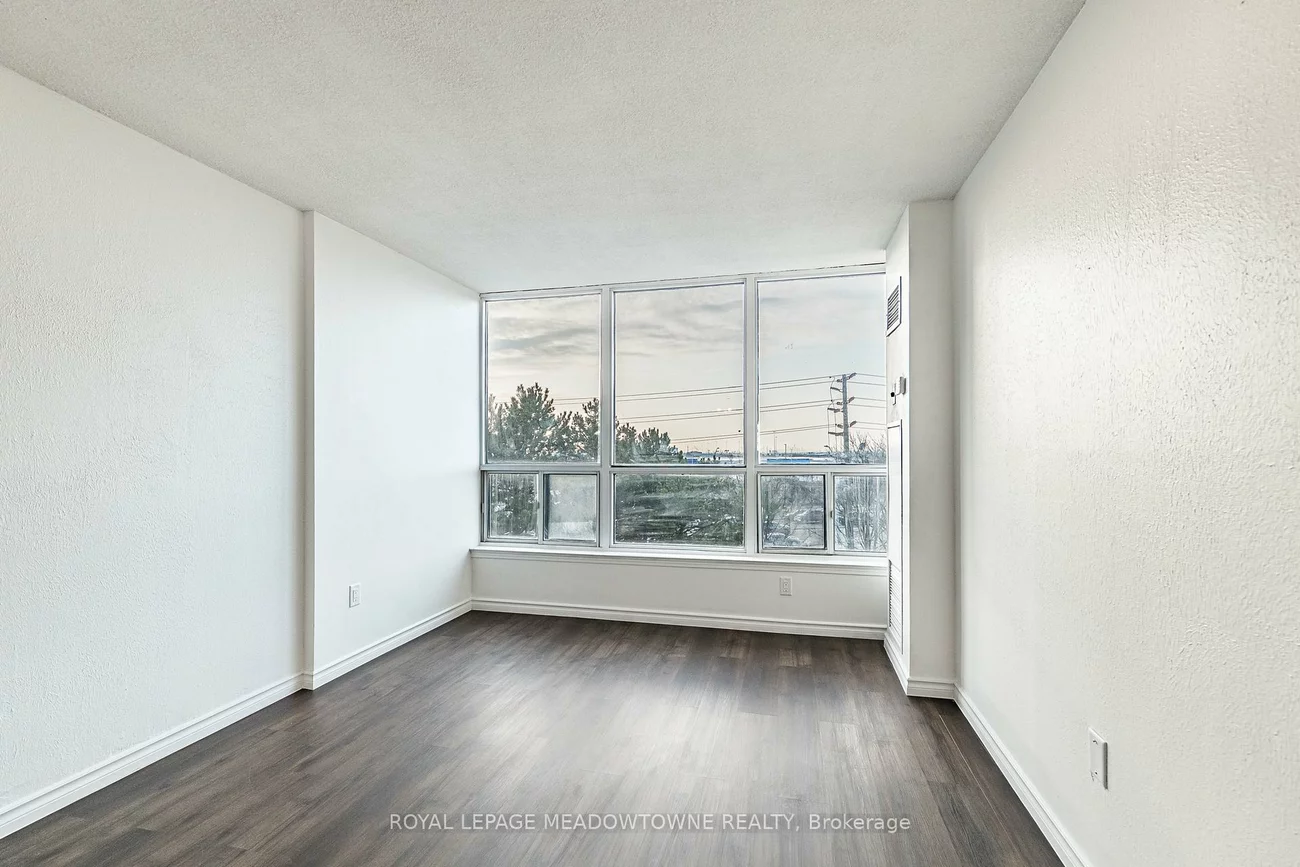 12, Laurelcrest, Queen Street Corridor, Brampton