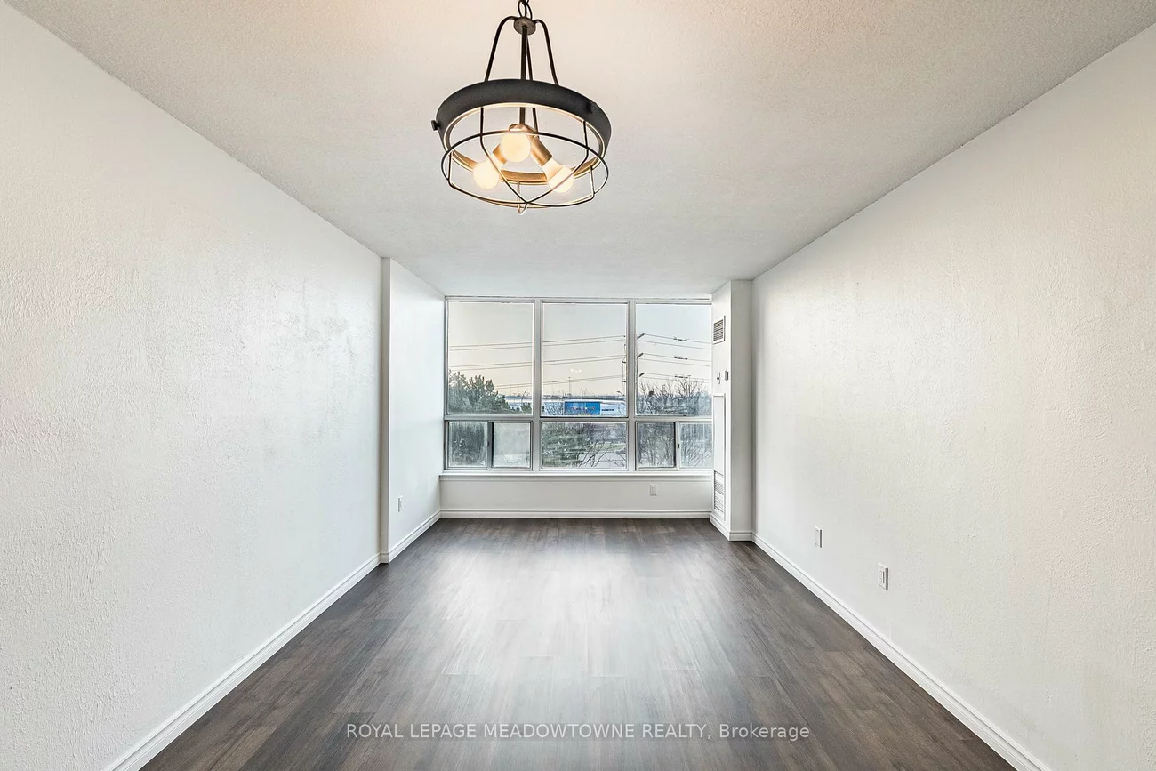 12, Laurelcrest, Queen Street Corridor, Brampton