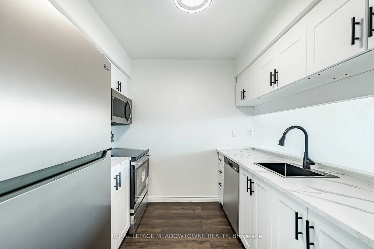 12, Laurelcrest, Queen Street Corridor, Brampton