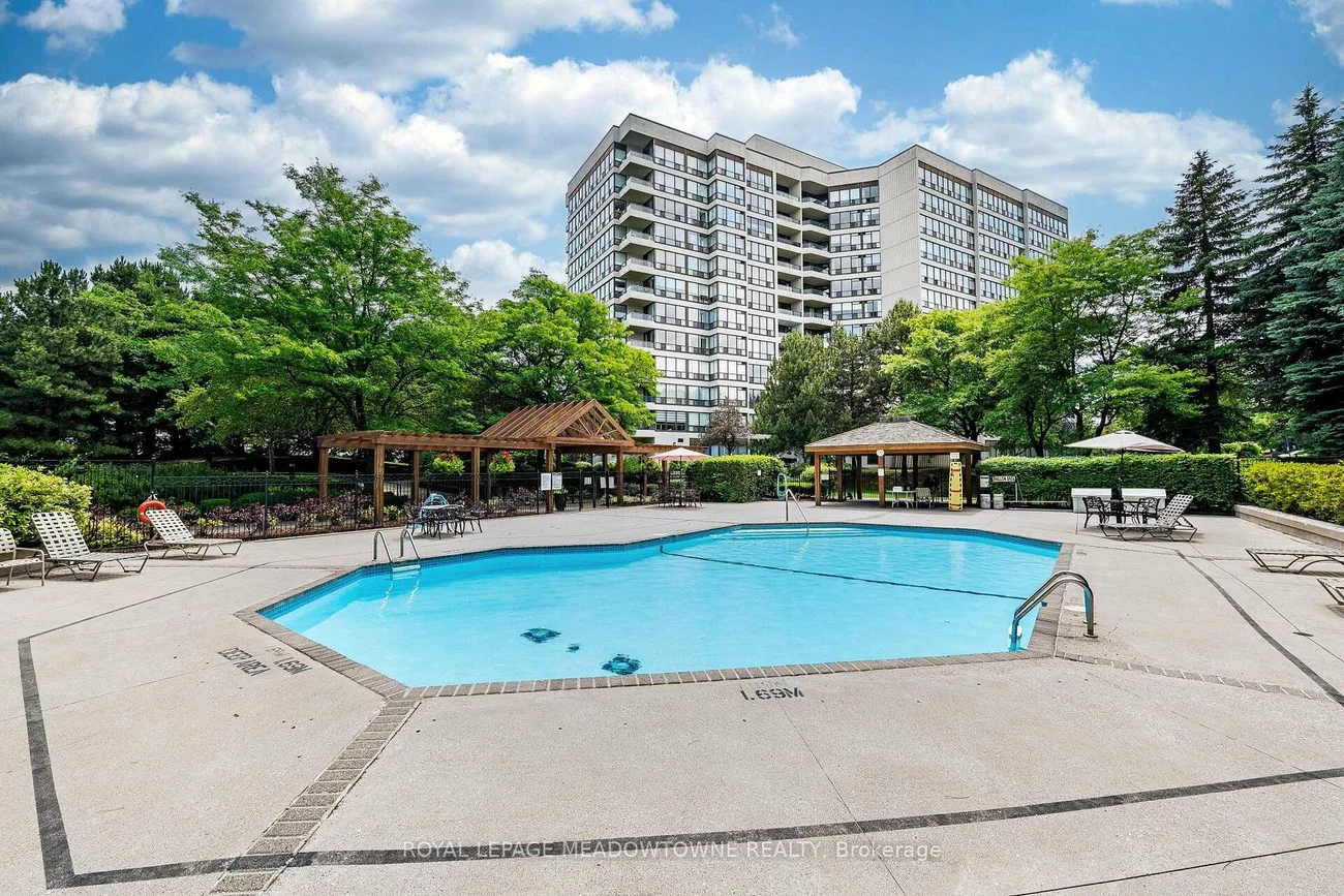 12, Laurelcrest, Queen Street Corridor, Brampton