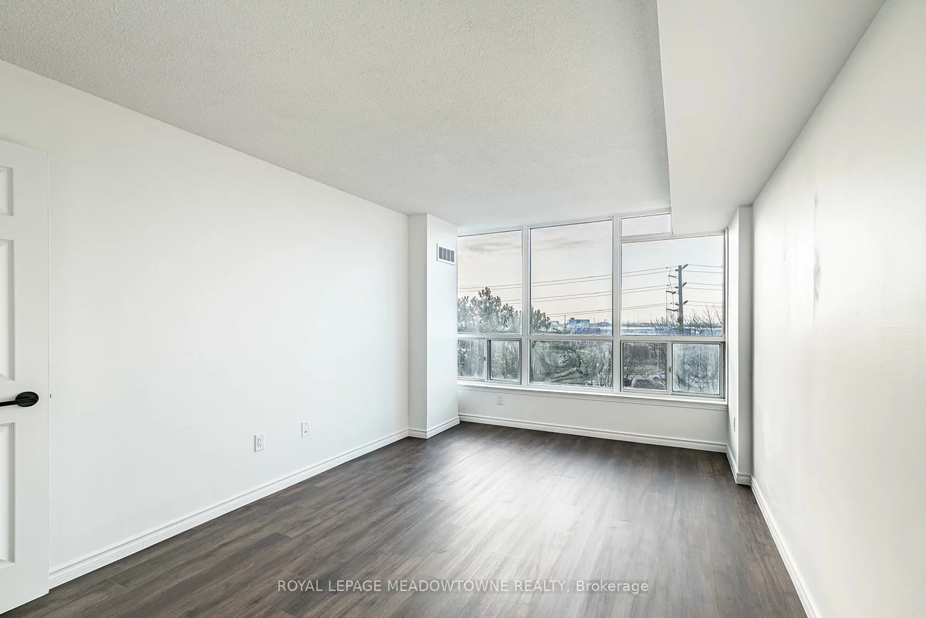 12, Laurelcrest, Queen Street Corridor, Brampton