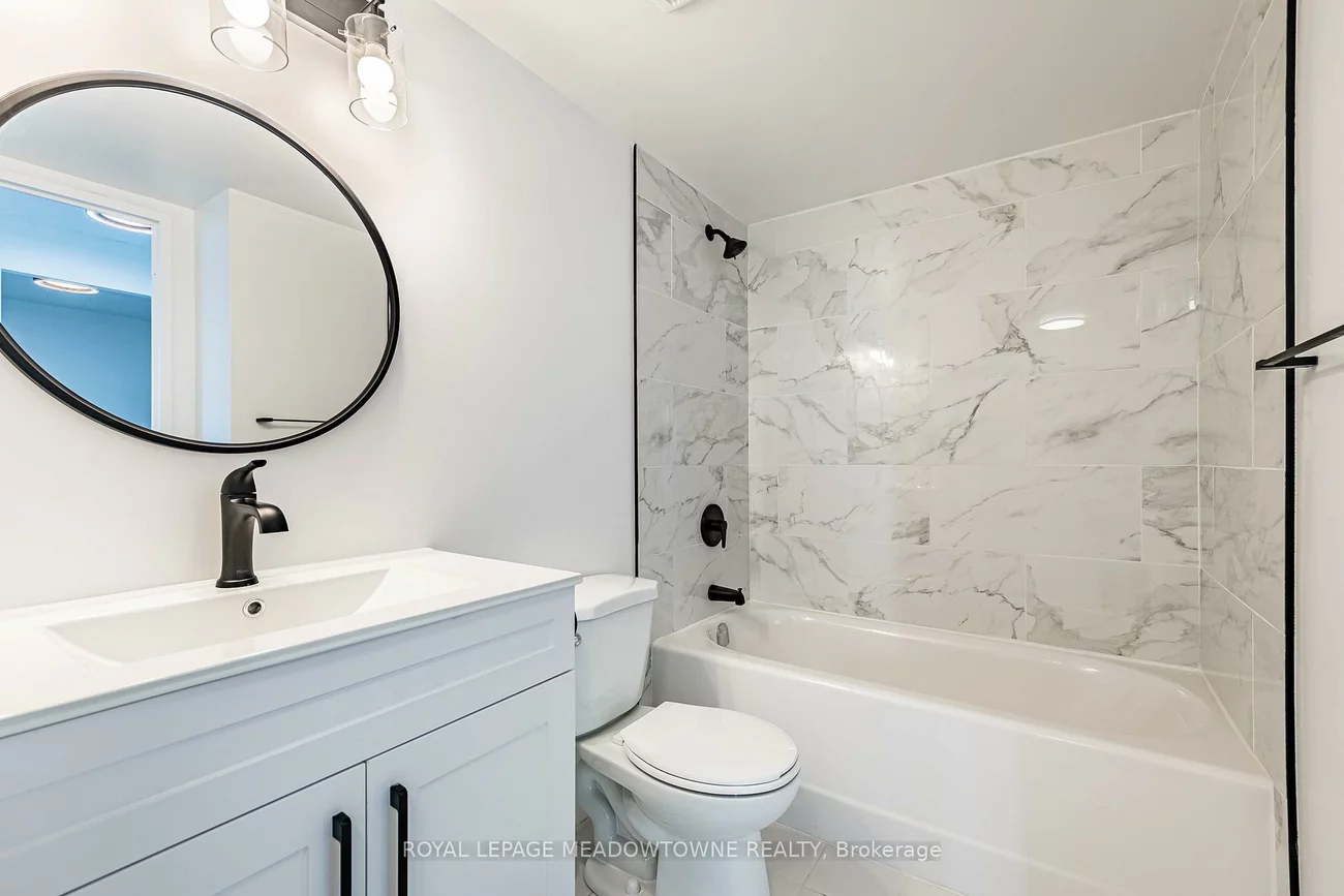 12, Laurelcrest, Queen Street Corridor, Brampton