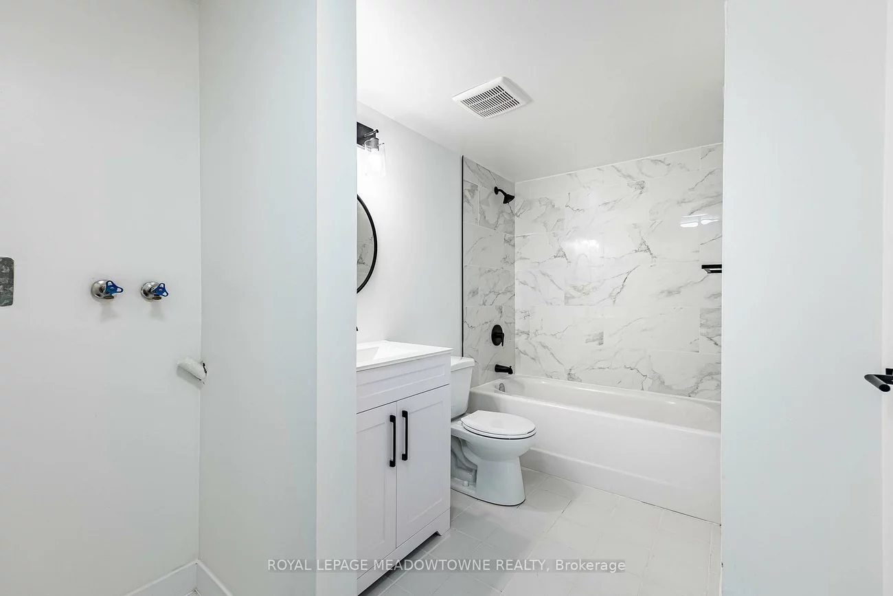 12, Laurelcrest, Queen Street Corridor, Brampton