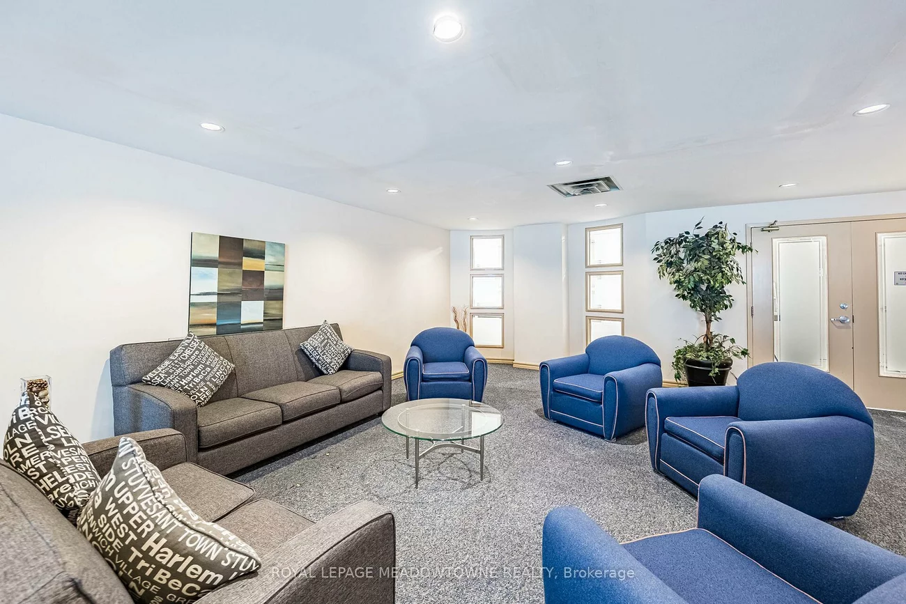 12, Laurelcrest, Queen Street Corridor, Brampton