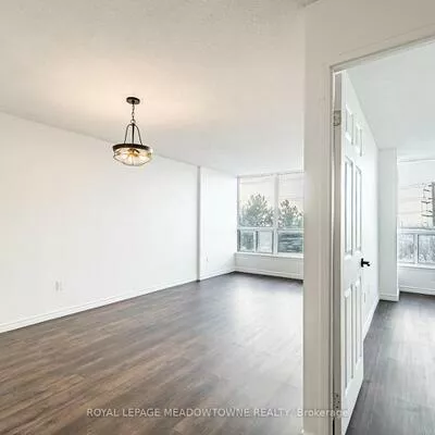 12, Laurelcrest, Queen Street Corridor, Brampton