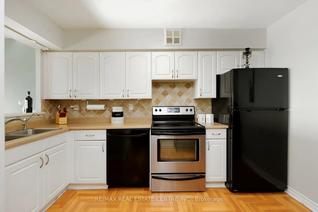 26, Hanover, Queen Street Corridor, Brampton