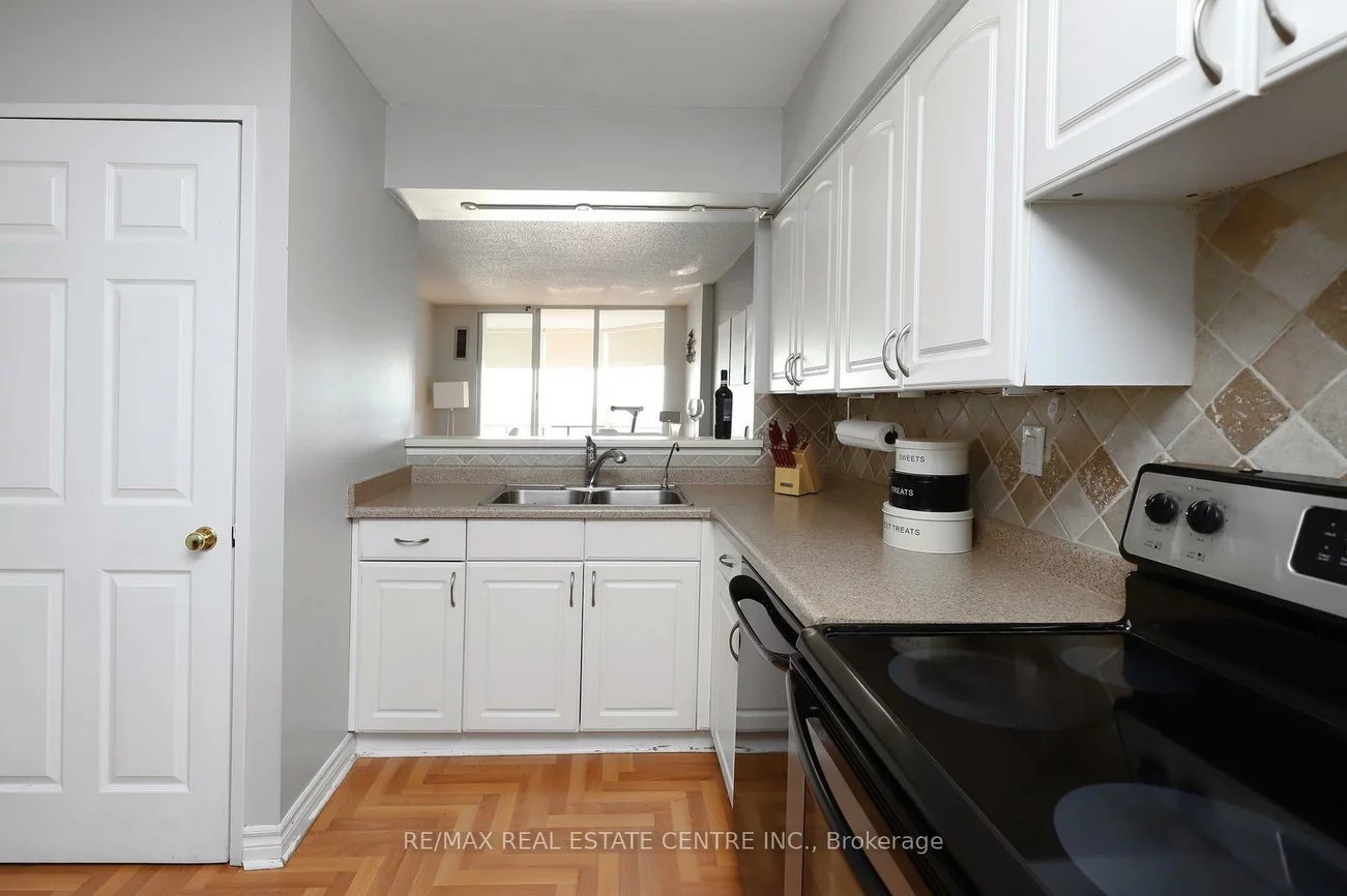 26, Hanover, Queen Street Corridor, Brampton