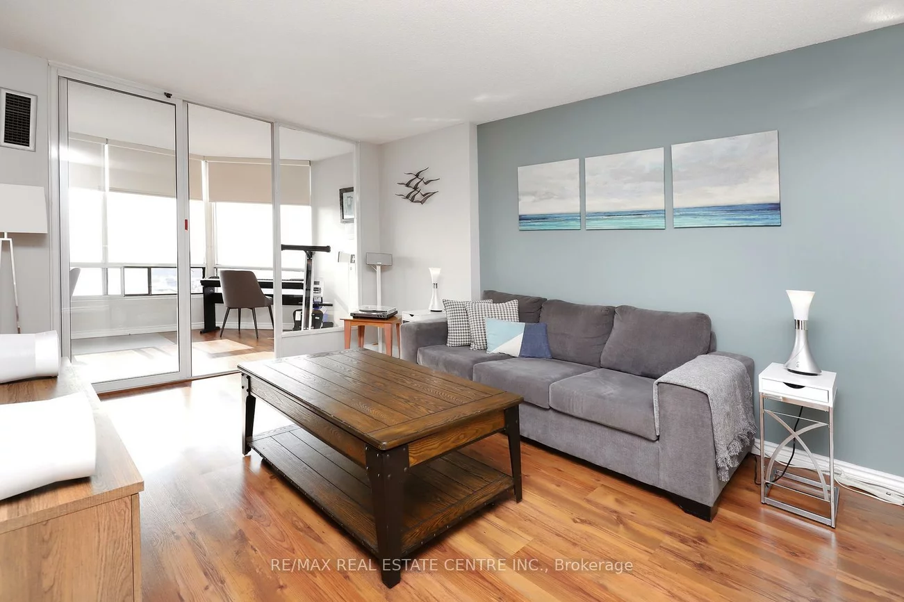 26, Hanover, Queen Street Corridor, Brampton